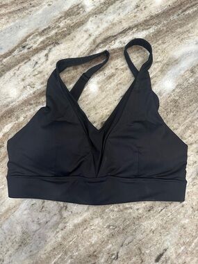 Everyday V-Neck Light Support Bralette in Black